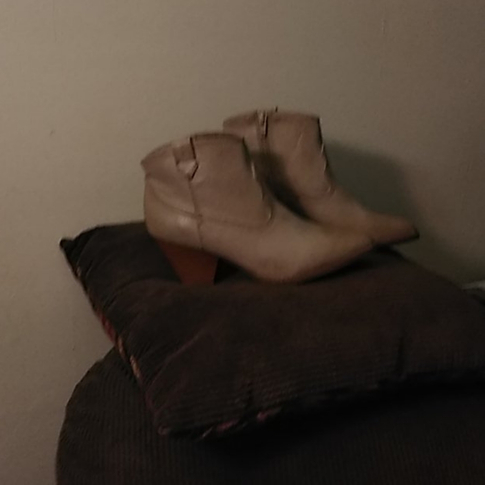 Ankle boots